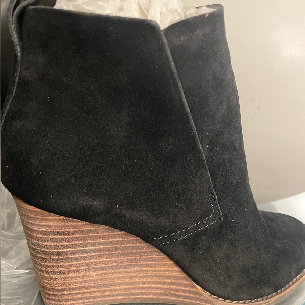 Lucky Brand booties brand NEW size 7 black - Picture 2 of 3